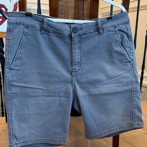 Ezekiel Men's Charcoal Flat Front Shorts